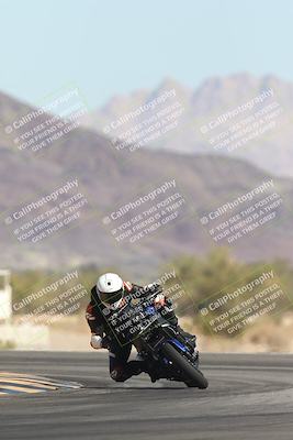 media/Oct-30-2025-Racers Edge (Thu) [[dabbdaf680]]/3-B Group/Session 2 (Turn 14)/